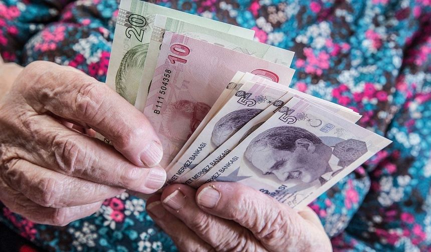 Emekli bayram ikramiyesi ödeme tarihleri açıklandı